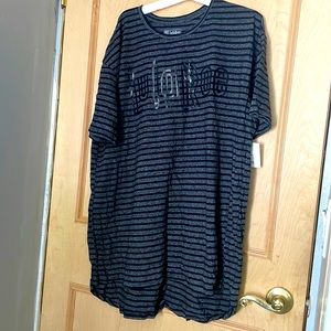 LulaRoe tshirt. Size 2XL